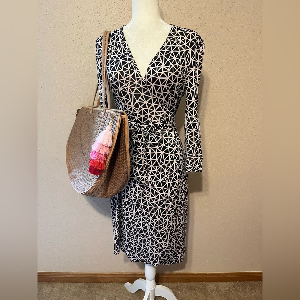 Sz 6 Diane Von Furstenberg Vintage Wrap Dress Black & Ivory Geometric Pattern